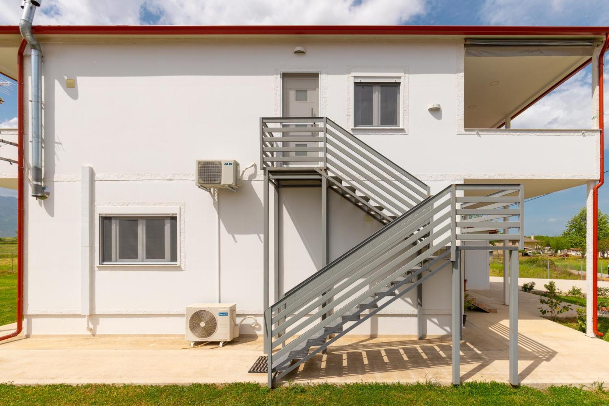 Countryside Apartments First Floor Tríkala Zewnętrze zdjęcie